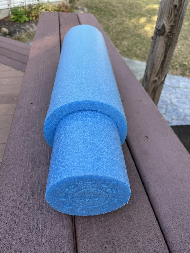 Rollo de espuma azul Gold’s Gym para ejercicio de estiramiento 18 X 6 rodillo de alivio de espalda de masaje Foto 4 de 4