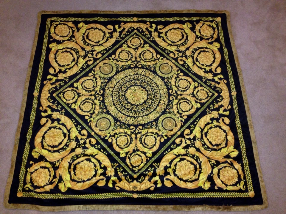 Medusa Barocco Black & Gold High Quality Velvet Fabric Throw