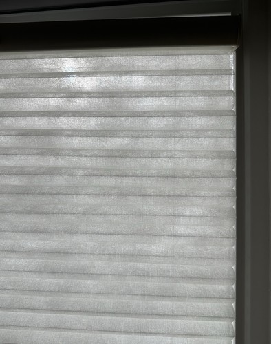 Levolor Light Filtering Cellular Shades Crosshatch Vanilla Bean 22 3/8 x 82 1/2 - Picture 5 of 6