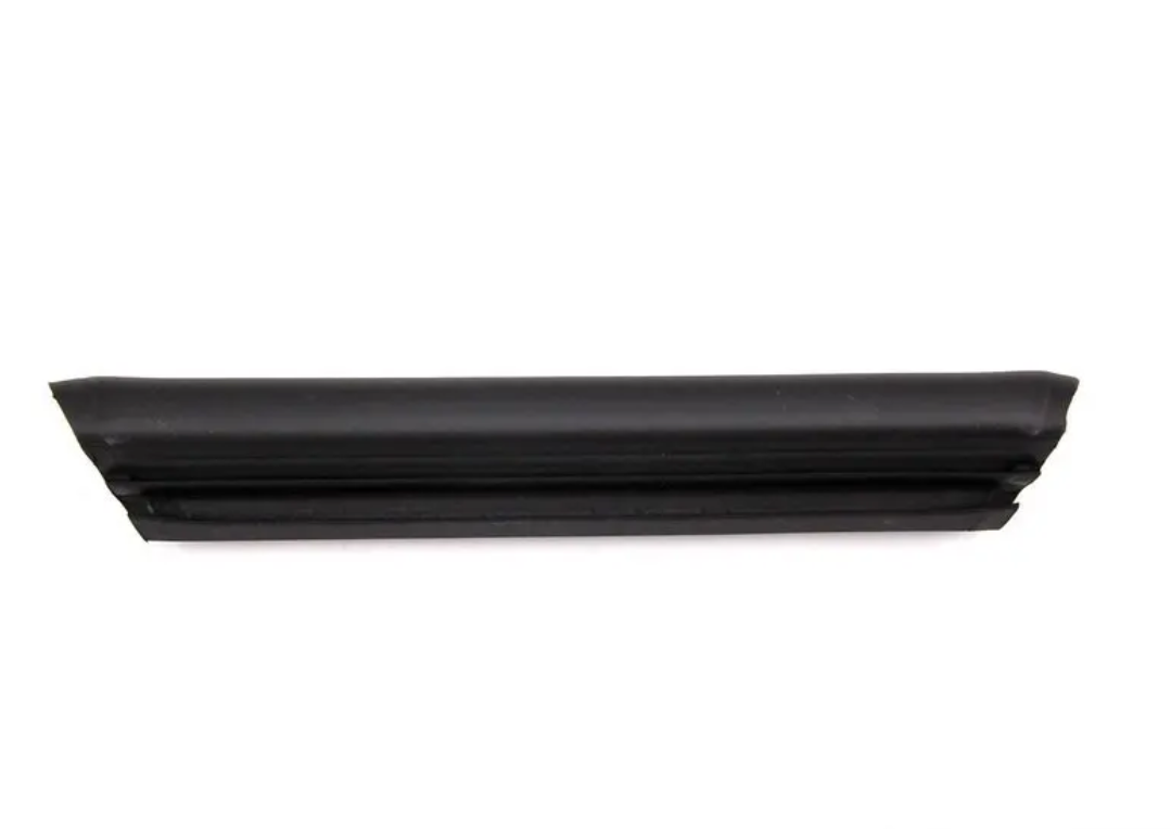 BMW Z4 Roadster E85 Left Centre Window Guide 54317043895 7043895 