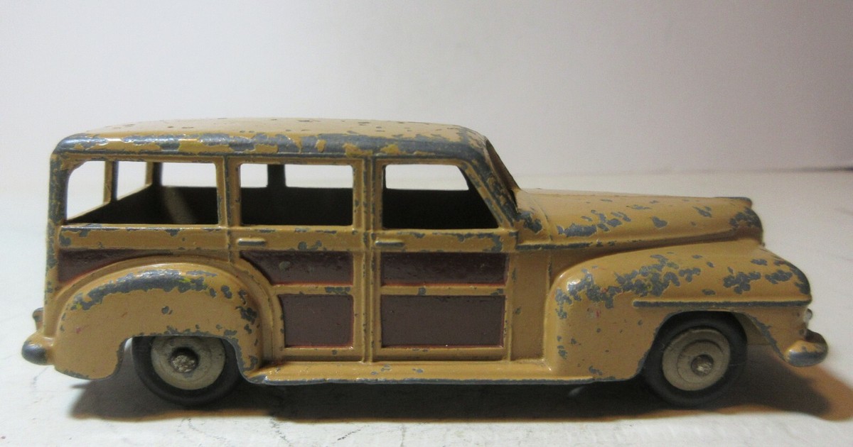 DINKY TOYS PLYMOUTH PLAZA 英国製　ミニカー 1957 Plymouth Plaza Sedan Dinky Toys Made in England Free