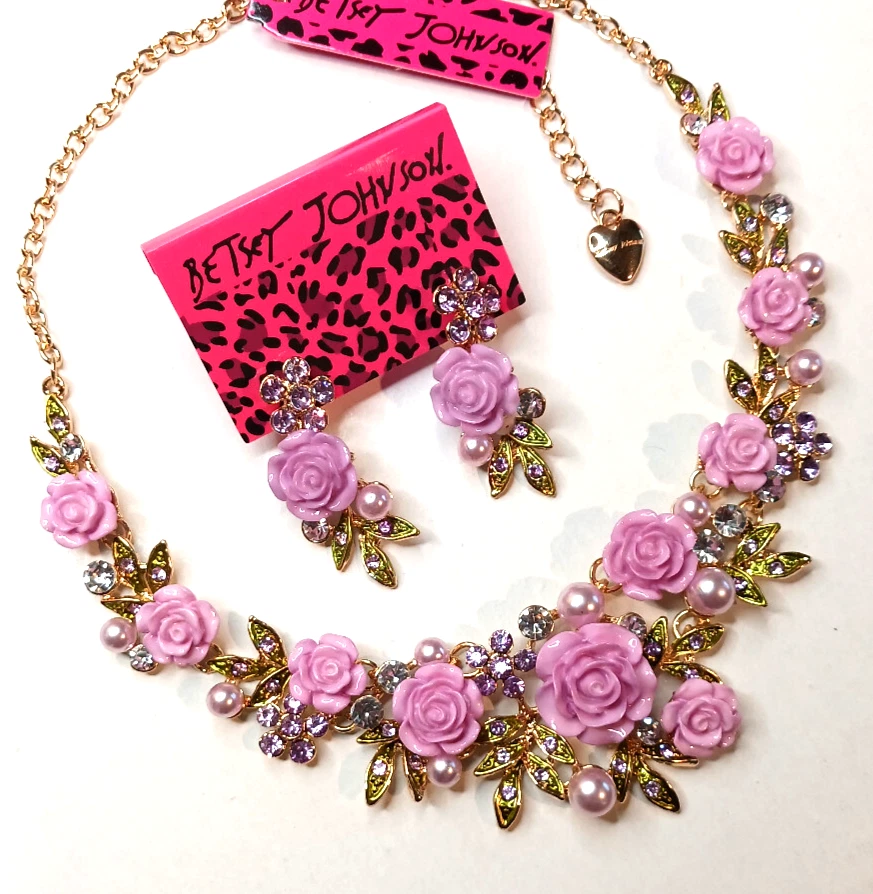 Juego de aretes collar Betsey Johnson diamantes de imitación gargantilla perlas flores rosa púrpura Foto 2 de 4