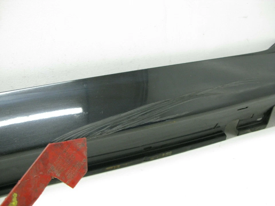 BMW E60 530i 525i 545i 04-07 ROCKER PANEL COVER MOLDAGEM DRIVER ESQUERDO 032919 - Imagem 2 de 4