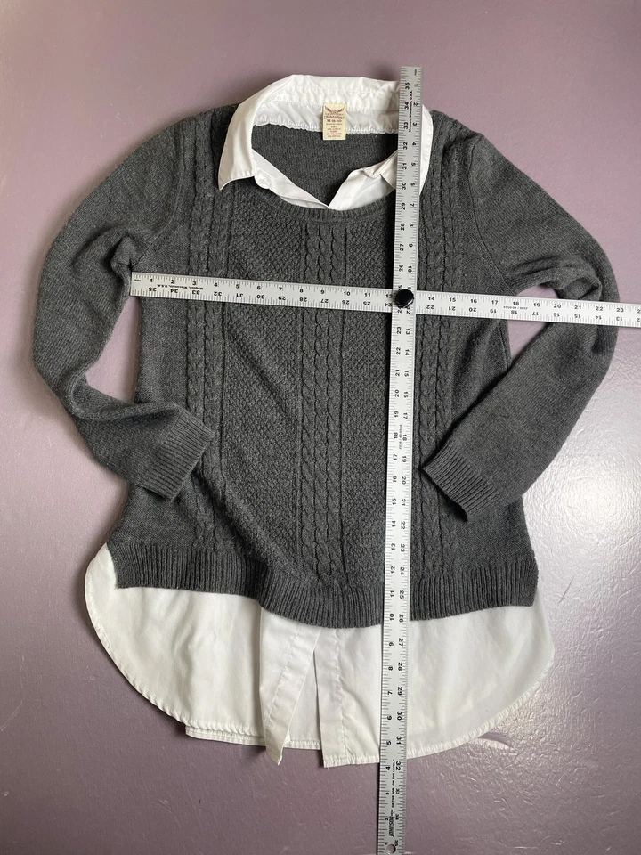 Suéter Desteñido Glory Para Mujer Mediano Gris Blanco Camisa En Capas Tejido con Cable Preppy Foto 2 de 4