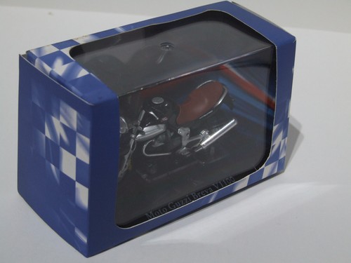 1:24 Scale MOTO GUZZI BREVA V1100 Motorcycle by Atlas - Picture 5 of 5