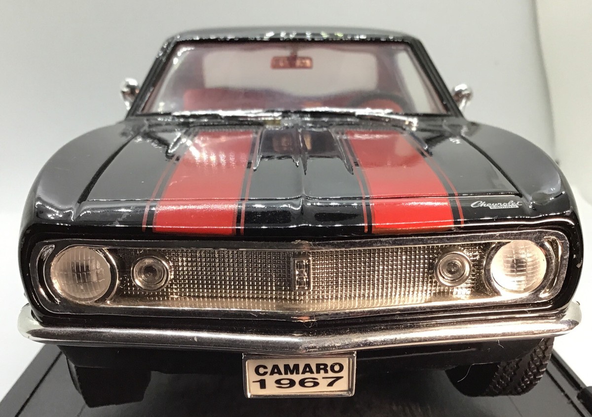 Road Signature 1967 Camaro Z - 28 Black With Red Stripes