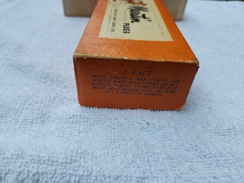 VINTAGE MARTIN 6J-11 GLASS EYED SILVER SCALE JOINTED SALMON PLUG IN ORIGINAL BOX - Picture 5 of 16