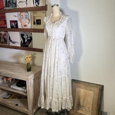 Vintage 70s Gunne Sax Boho Prairie White Floral Lace Up Maxi Cottagecore Dress