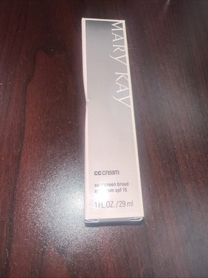 Mary Kay CC Cream Sunscreen Broad Spectrum SPF 15 - deep - 1 fl oz 072825