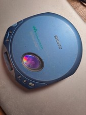 Sony Walkman esp max blue case, charger d-e351