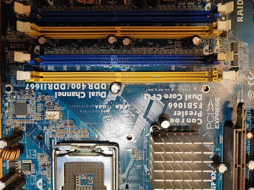 ASRock 775Dual-VSTA - AGP - PCIE -IDE SATA - Socket 775 - avec I/O Shield - Photo 4/9