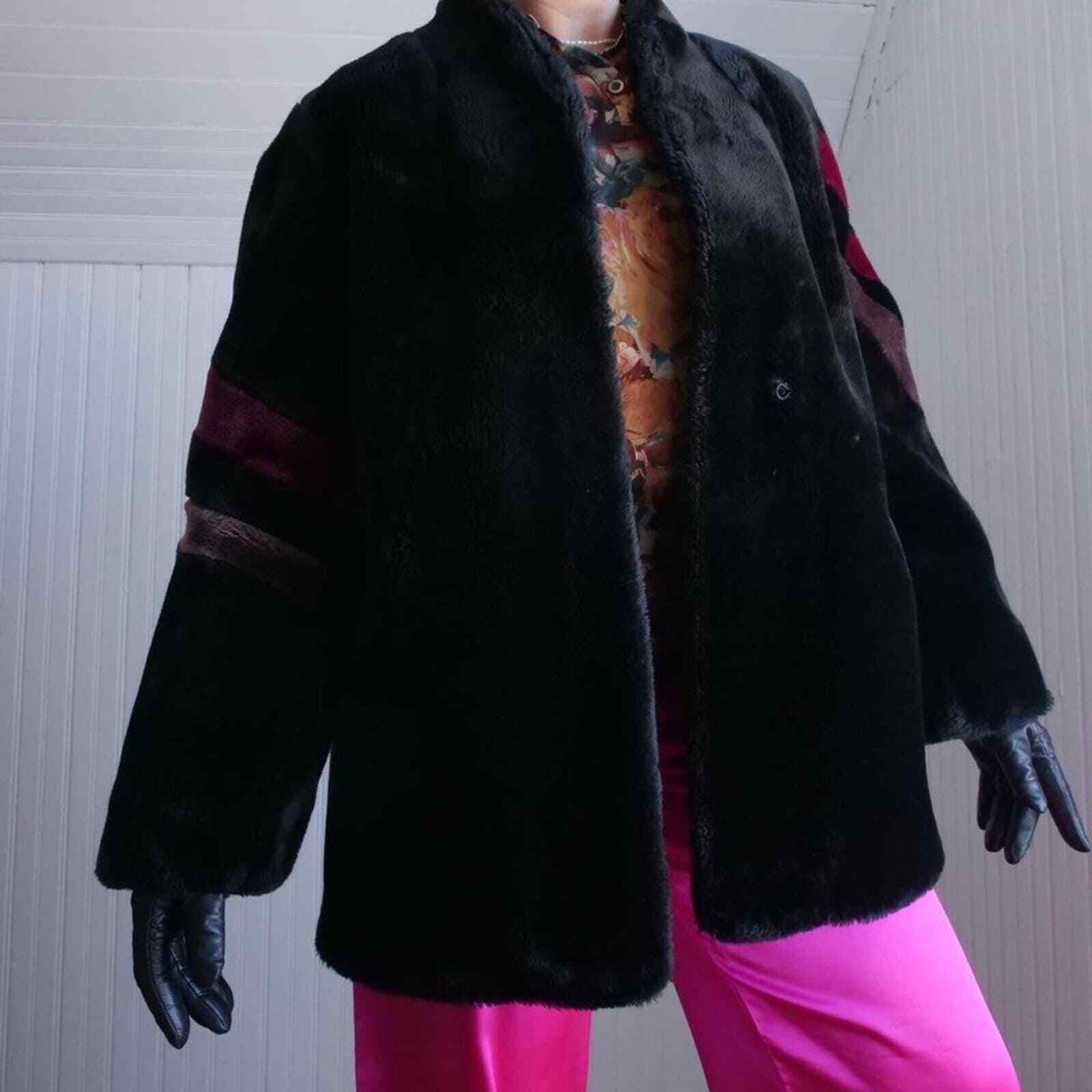 Great vintage faux fur plush coat - image 3