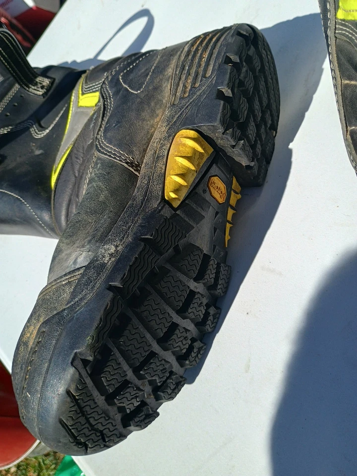 globe firefighter boots - Image 4 of 4