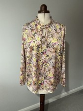 Marks & Spencer Ladies very pretty Floral Blouse size 18 BNWT