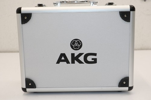 AKG C414 XLS Large-Diaphragm Multipattern Condenser Microphone - Picture 8 of 8