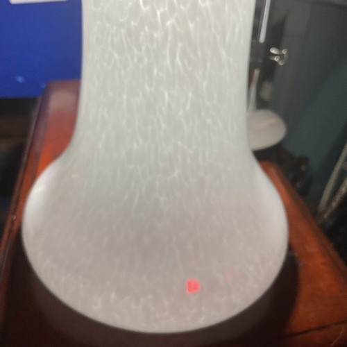 Große, dicke und schwere weiß melierte Vase, 11 cm hoch, Zustand ist einwandfrei - Bild 11 von 24