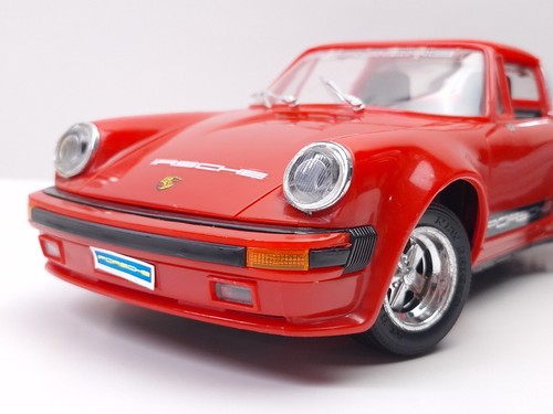 New Bright 1986 Red Porsche Remote Control RC Car TESTED - Picture 3 of 21