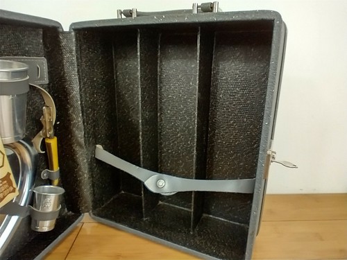 Vintage Original Trav-L-Bar by Ever Wear - Portable Bar -with key - 8 Pieces - Picture 3 of 12