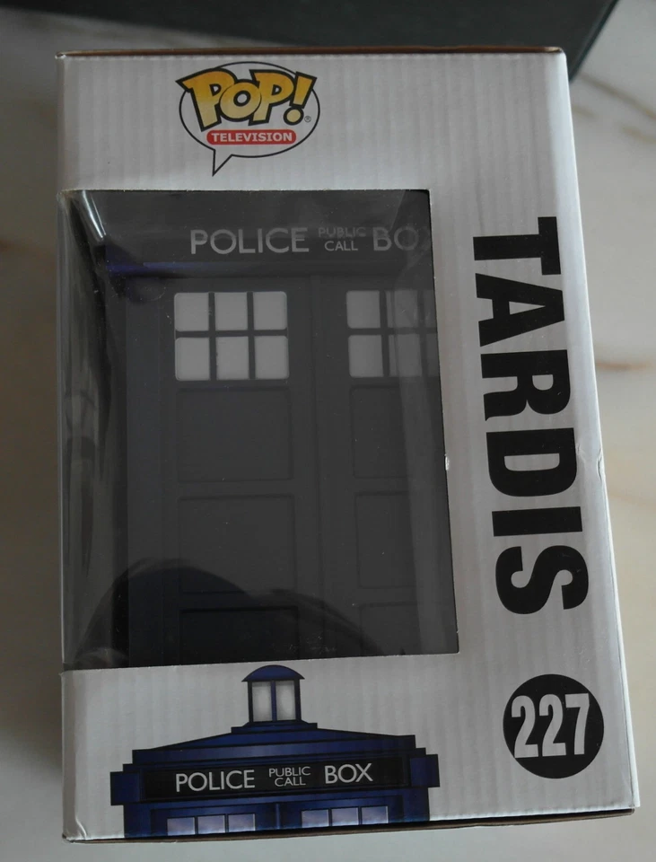 Funko Pop! BBC Doctor Who n°227 : TARDIS - Immagine 3 di 4