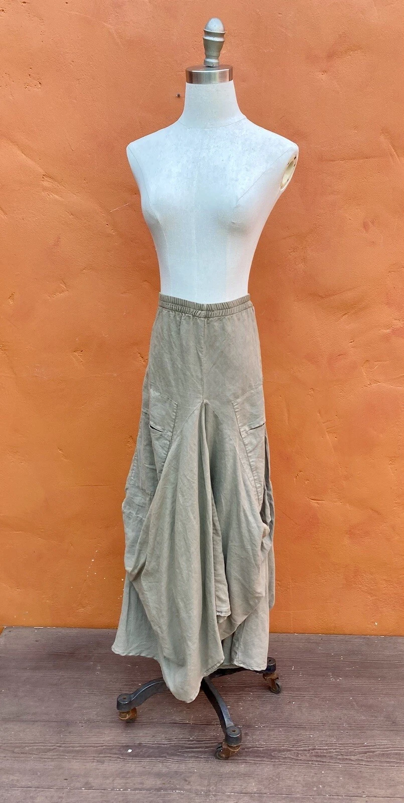 NWT NEW Catwalk Studio Lantern Maxi Skirt Pull On BOHO Lagenlook Pockets
Opens in a new window or ta