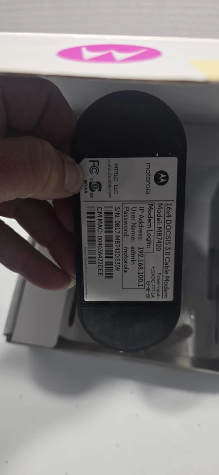 Motorola MB7420 16x4 686mbps DOCSIS 3.0 Cable Modem - Image 2 of 3