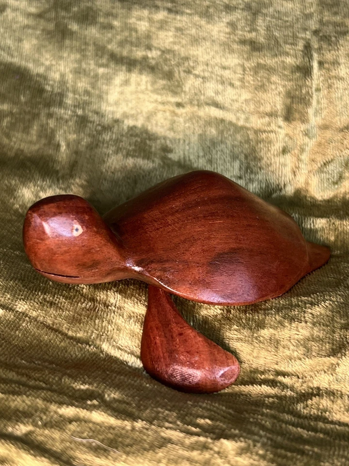 Tortuga de madera tallada a mano rara de Pitcairn Island Carol Christian 6ta generación Foto 4 de 4