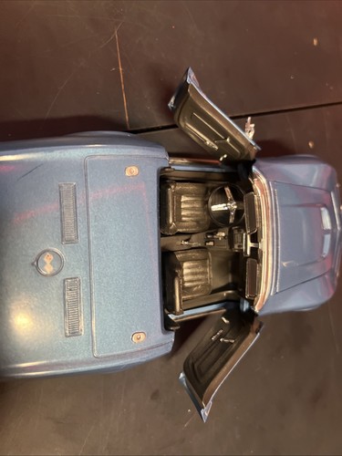 Coche modelo Corvette 1/18 Revel 1992 69 - Imagen 6 de 10