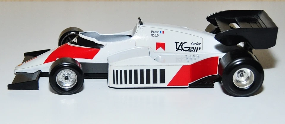 Burago 6106 McLaren MP4/2 Alain Prost F1 scala 1:24 made in Italy anni 80 - Immagine 2 di 4