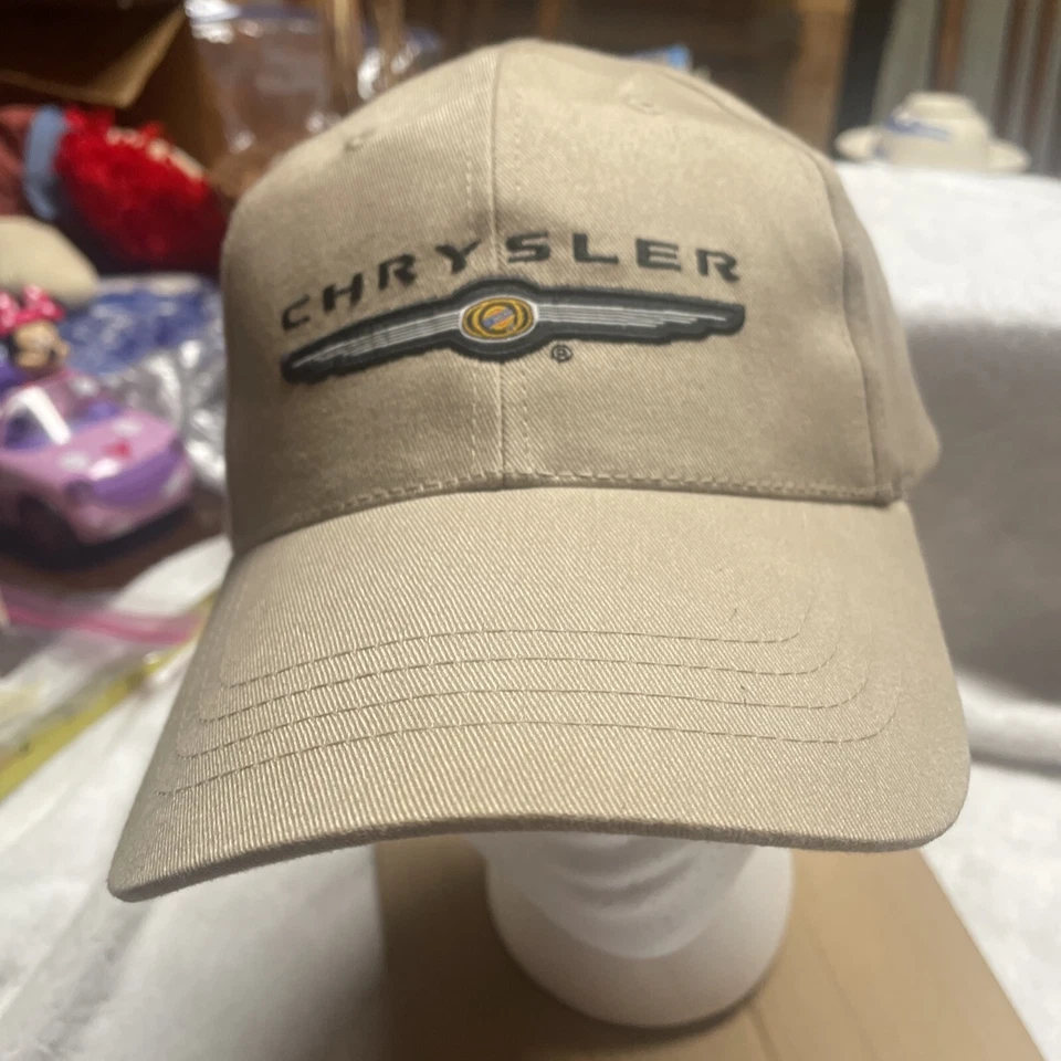 Sombrero Chrysler tostado correa de tela ajustable Foto 2 de 4