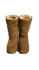 Ugg S/N F19009E size 7W chestnut sheepskin suede classic tall winter boots. S8