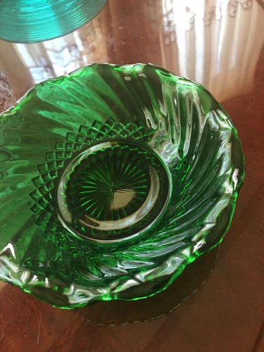 Vintage Glass Emerald Green Ruffled Bowl
