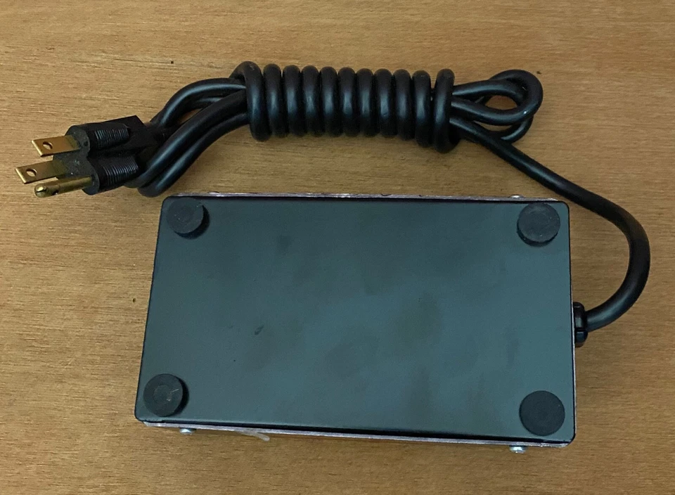 Aristo Grid Lamp Products M1457-3 110V 60Hz 36W Fuente de alimentación. Foto 3 de 3