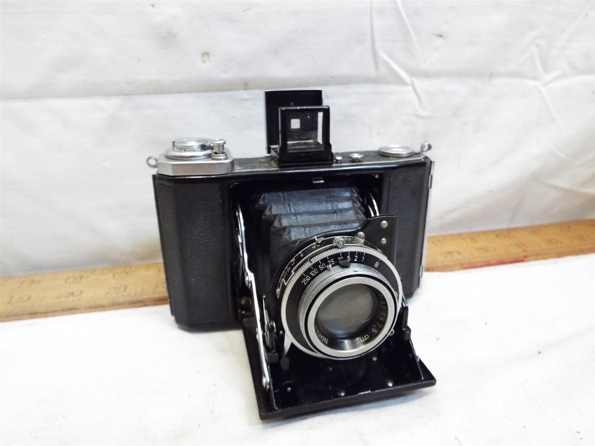 フィルムカメラ Zeiss Ikon Ikonta 521/16 tessar75mm 3.5 Ikonta 521/16 - Camera-wiki.org - The free camera encyclopedia