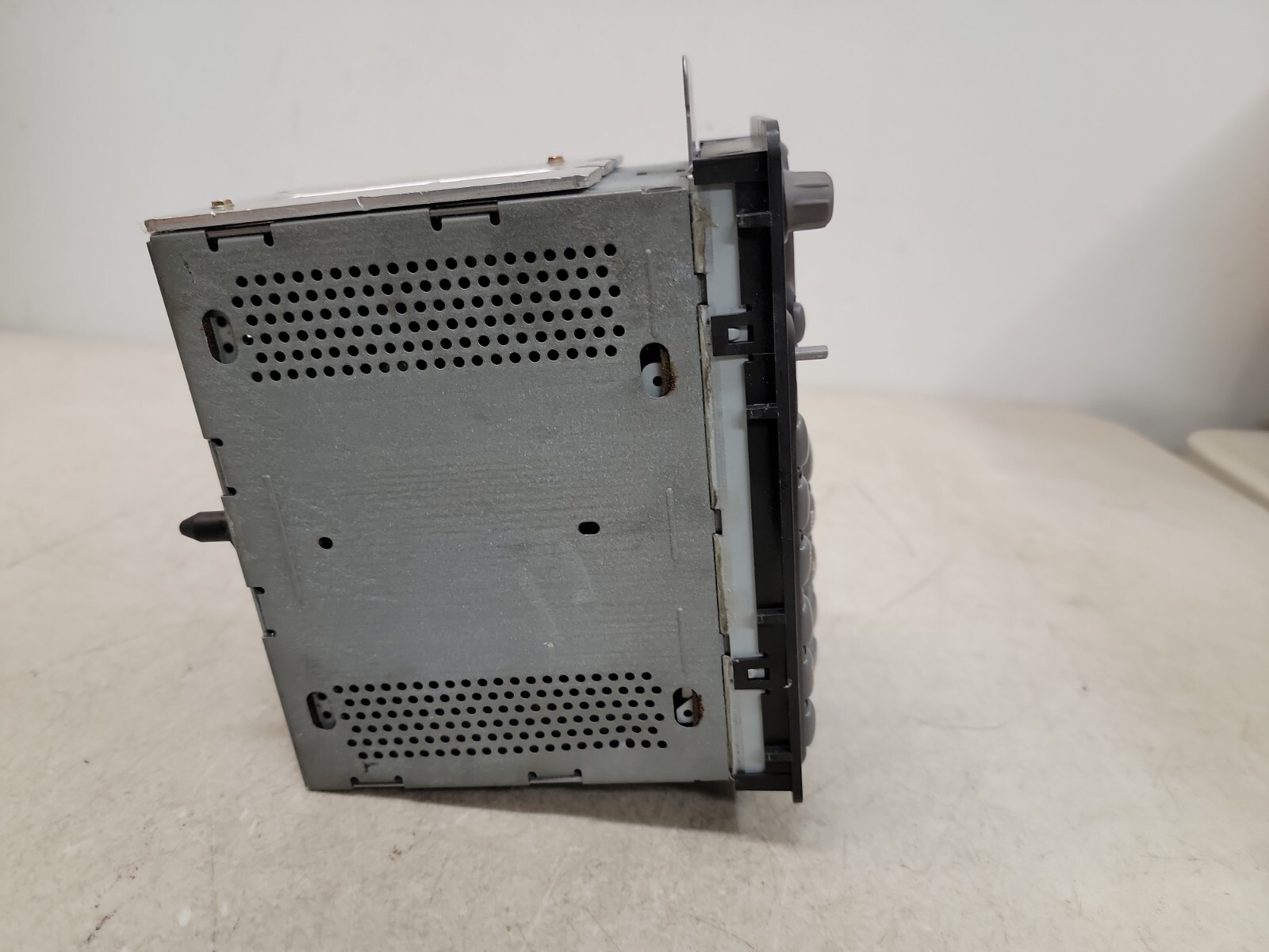 2001-2005 Pontiac Sunfire Montana Grand Am Radio CD Player Stereo Delco 16244282