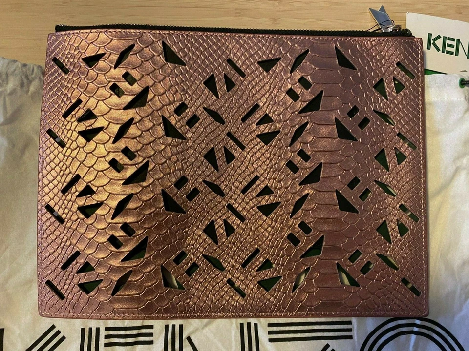 NUEVO CON ETIQUETAS KENZO Metálico RARO Bolso de Mano Verde Oscuro Interior con Chaqueta Antipolvo - 12x9 Foto 3 de 4