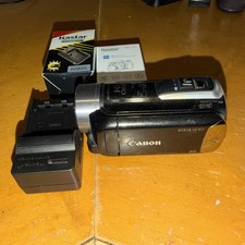Canon VIXIA HF R11 32GB Camcorder With Extra Battery And Charger