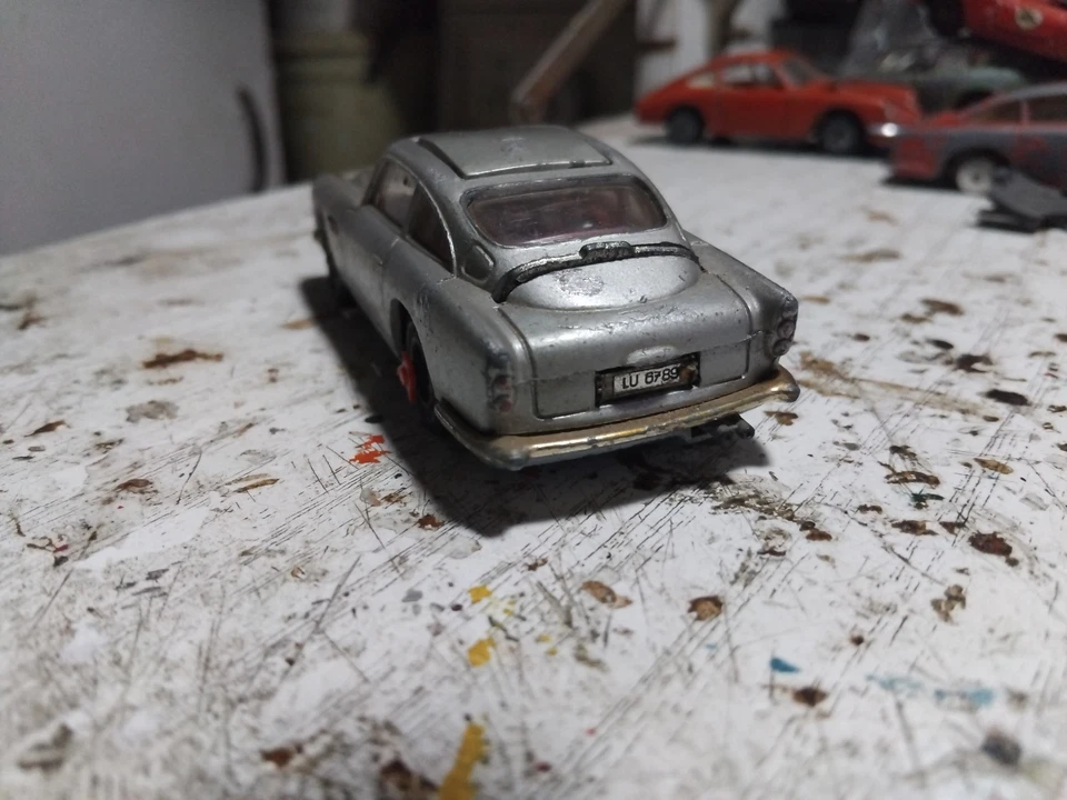 Corgi Toys 270 Aston Martin DB5 James Bond 007 1/43 - Immagine 2 di 4