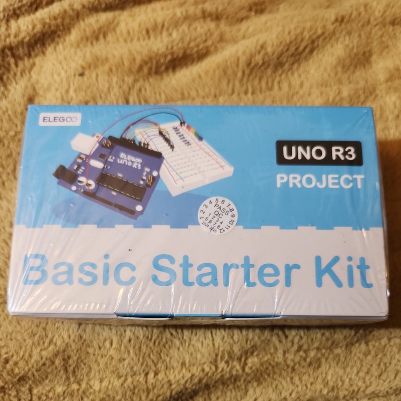ELEGOO UNO Project Basic Starter Kit with Tutorial and UNO R3 Board Compatible