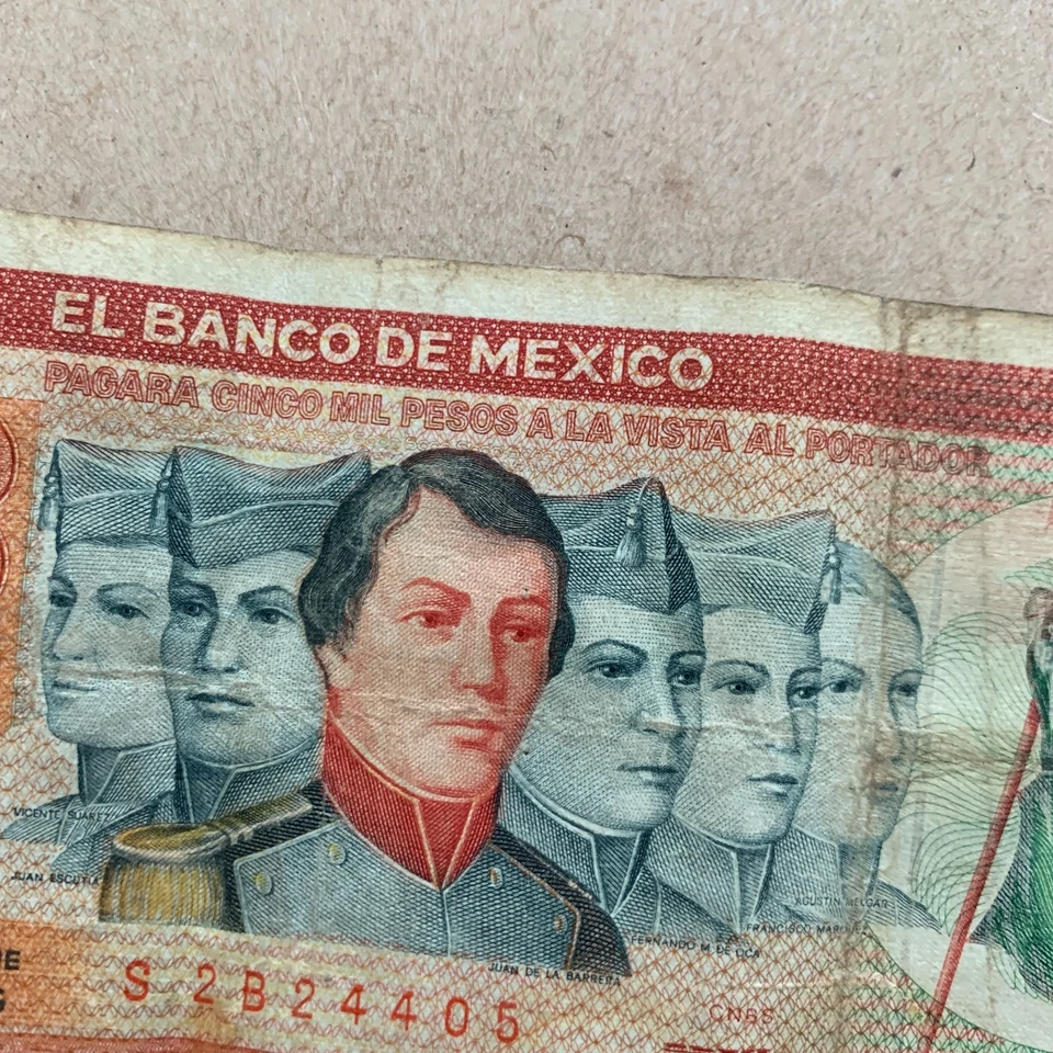 Raro Billete México 1983 5000 Pesos Cadetes Héroes Moneda Mexicana Foto 2 de 4