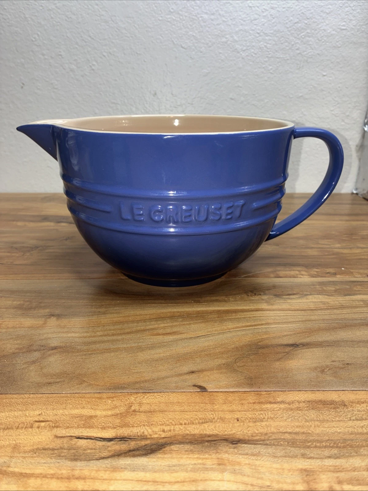 Le Creuset Stoneware Handleless Blue Mixing Batter Bowl with Spout