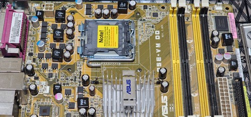 Asus P5E-VM DO REV. 1.02G - IO Shield - Picture 3 of 8