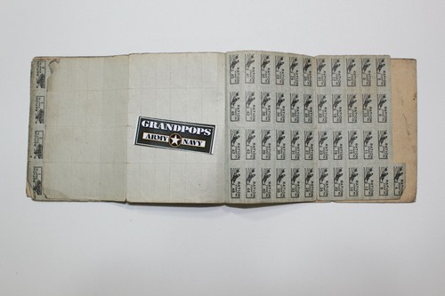 EE. UU. SEGUNDA GUERRA MUNDIAL LIBRO DE RACIONAMIENTO FRONTAL PARA EL HOGAR N.O 3 CONJUNTO FAMILIAR CON FECHA 1943 FIRMADO CON ALGUNOS SELLOS - Imagen 5 de 10