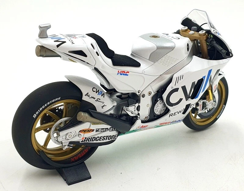 Minichamps 1/12 Scale 122 151135 - Honda RC213V LCR Honda Cal Crutchlow 2015 - Image 2 of 4
