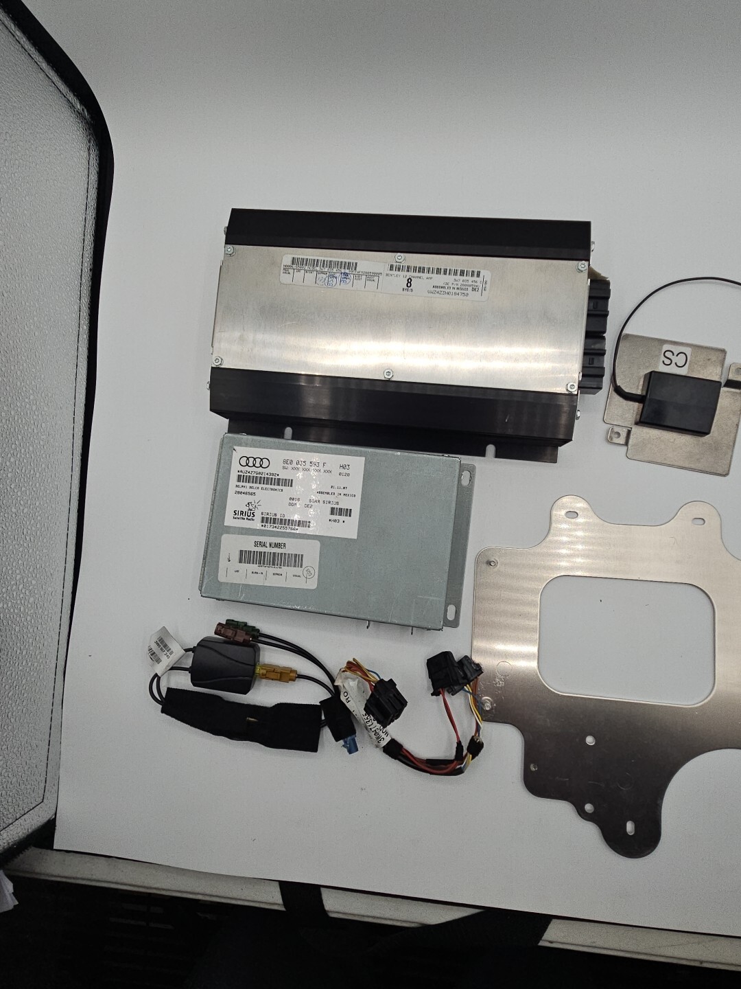 BENTLEY DIGITAL STERO FITTING KIT (JNV-035504-AJ)