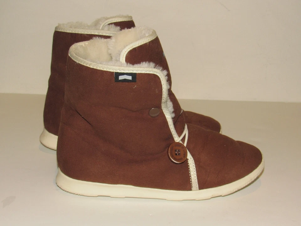 Bota Native AP Luna Big Kid Talla 5 Aislada Niños Imitación Piel de Oveja Invierno Marrón Foto 3 de 4