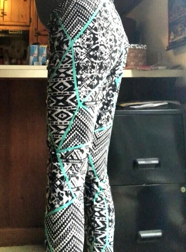 No Boundaries black and white Soft Ankle Leggings Size L - Picture 5 of 9