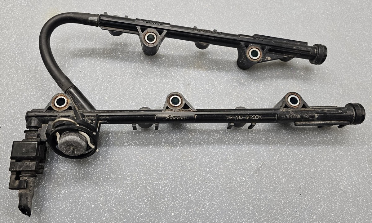エア IGR E11-066 07 Toyota FJ Cruiser Fuel Injection Injector Rail Assembly Pa66