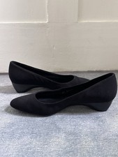 Salvatore Ferragamo Black Grosgrain Low Wedge Pump Sz 7.5B DY44934 Italy EUC