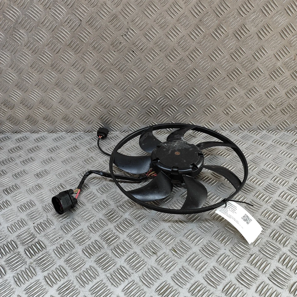 Ventilador de refrigeración del motor Audi A1 8x 5Q0959455AM 2.0 gasolina 170 kW 2015 31647707 Foto 3 de 4