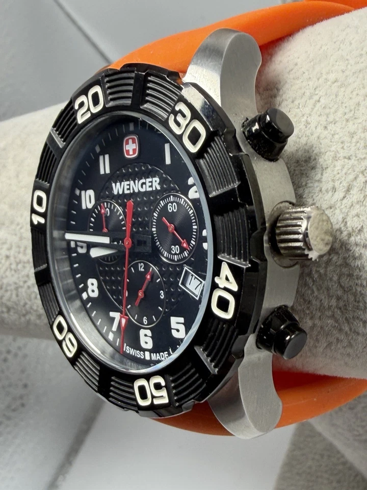 Reloj Hombre Wenger 085317 Swiss Militart Batería Nueva 44MM 8.5" Banda Silicona Foto 3 de 4